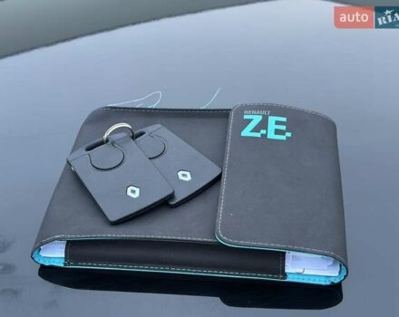 Черный Рено Зое, объемом двигателя 0 л и пробегом 103 тыс. км за 6199 $, фото 19 на Automoto.ua
