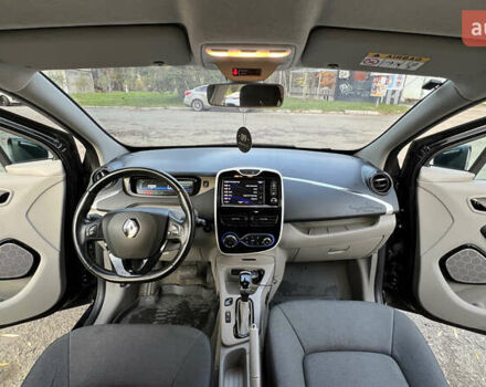 Черный Рено Зое, объемом двигателя 0 л и пробегом 153 тыс. км за 6500 $, фото 22 на Automoto.ua