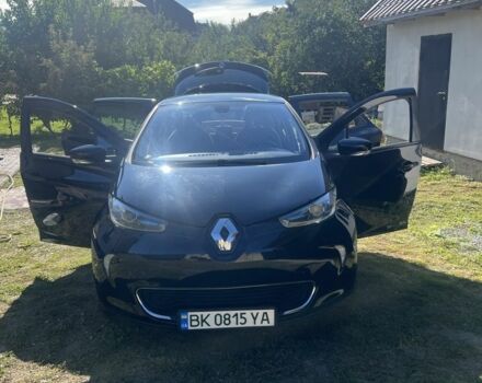 Черный Рено Зое, объемом двигателя 0 л и пробегом 88 тыс. км за 6900 $, фото 3 на Automoto.ua