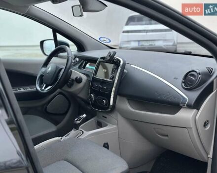 Черный Рено Зое, объемом двигателя 0 л и пробегом 103 тыс. км за 6199 $, фото 5 на Automoto.ua