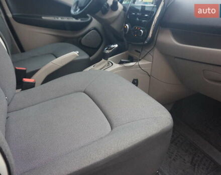 Черный Рено Зое, объемом двигателя 0 л и пробегом 101 тыс. км за 7222 $, фото 37 на Automoto.ua