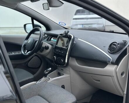 Черный Рено Зое, объемом двигателя 0 л и пробегом 103 тыс. км за 5999 $, фото 9 на Automoto.ua