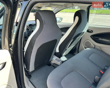 Черный Рено Зое, объемом двигателя 0 л и пробегом 120 тыс. км за 7500 $, фото 8 на Automoto.ua