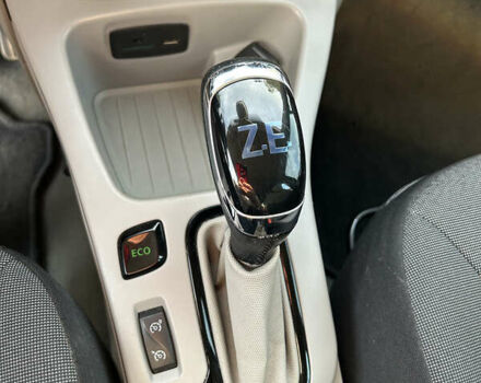 Чорний Рено Зое, об'ємом двигуна 0 л та пробігом 118 тис. км за 6499 $, фото 17 на Automoto.ua