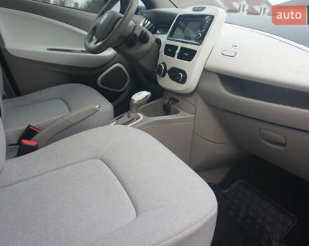 Черный Рено Зое, объемом двигателя 0 л и пробегом 45 тыс. км за 7555 $, фото 37 на Automoto.ua