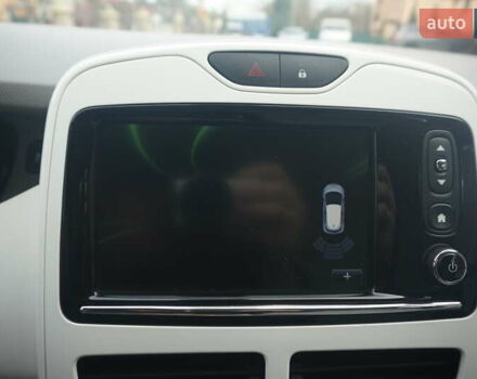 Черный Рено Зое, объемом двигателя 0 л и пробегом 45 тыс. км за 7555 $, фото 32 на Automoto.ua