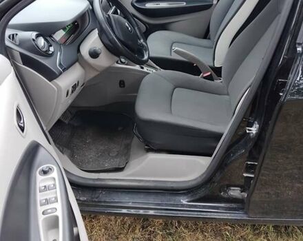 Чорний Рено Зое, об'ємом двигуна 0 л та пробігом 102 тис. км за 7900 $, фото 4 на Automoto.ua