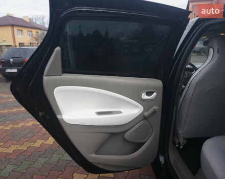 Черный Рено Зое, объемом двигателя 0 л и пробегом 45 тыс. км за 7555 $, фото 43 на Automoto.ua