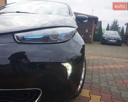 Черный Рено Зое, объемом двигателя 0 л и пробегом 45 тыс. км за 7555 $, фото 20 на Automoto.ua