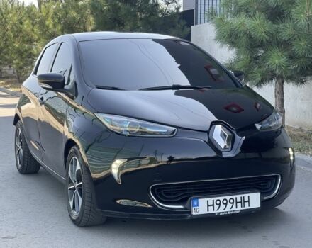 Черный Рено Зое, объемом двигателя 0 л и пробегом 120 тыс. км за 6899 $, фото 2 на Automoto.ua