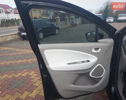 Черный Рено Зое, объемом двигателя 0 л и пробегом 45 тыс. км за 7555 $, фото 24 на Automoto.ua