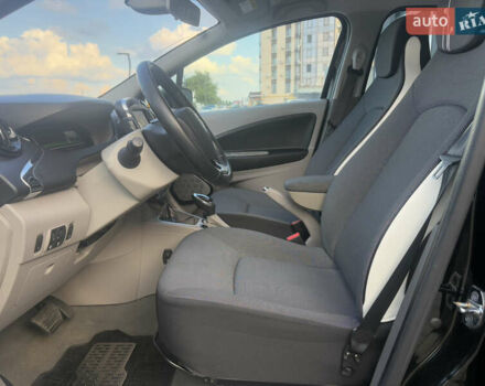 Черный Рено Зое, объемом двигателя 0 л и пробегом 121 тыс. км за 7000 $, фото 24 на Automoto.ua