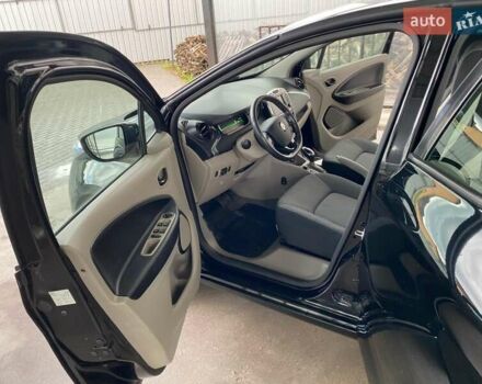Чорний Рено Зое, об'ємом двигуна 0 л та пробігом 76 тис. км за 7700 $, фото 4 на Automoto.ua
