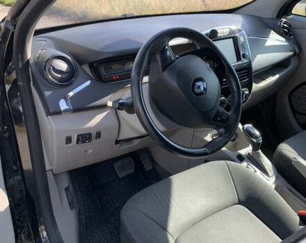 Черный Рено Зое, объемом двигателя 0 л и пробегом 86 тыс. км за 7500 $, фото 6 на Automoto.ua