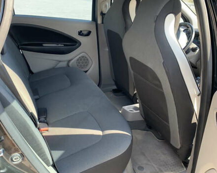 Черный Рено Зое, объемом двигателя 0 л и пробегом 86 тыс. км за 7500 $, фото 11 на Automoto.ua