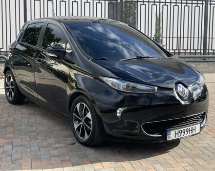 Черный Рено Зое, объемом двигателя 0 л и пробегом 120 тыс. км за 6777 $, фото 1 на Automoto.ua