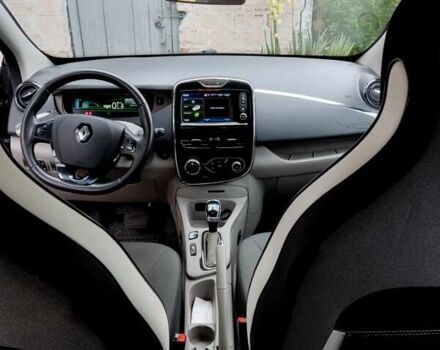 Чорний Рено Зое, об'ємом двигуна 0 л та пробігом 102 тис. км за 7900 $, фото 2 на Automoto.ua
