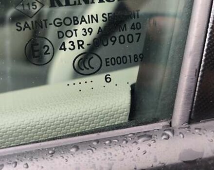 Черный Рено Зое, объемом двигателя 0 л и пробегом 97 тыс. км за 7650 $, фото 25 на Automoto.ua