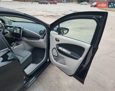 Черный Рено Зое, объемом двигателя 0 л и пробегом 92 тыс. км за 11000 $, фото 24 на Automoto.ua