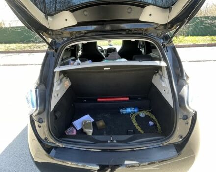 Черный Рено Зое, объемом двигателя 0 л и пробегом 96 тыс. км за 7250 $, фото 6 на Automoto.ua