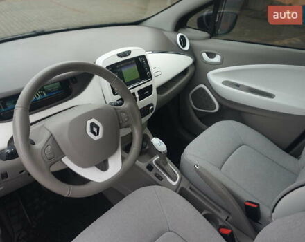 Черный Рено Зое, объемом двигателя 0 л и пробегом 45 тыс. км за 7555 $, фото 25 на Automoto.ua