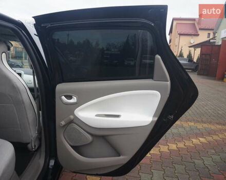 Черный Рено Зое, объемом двигателя 0 л и пробегом 45 тыс. км за 7555 $, фото 40 на Automoto.ua