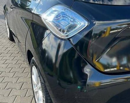 Черный Рено Зое, объемом двигателя 0 л и пробегом 90 тыс. км за 6200 $, фото 1 на Automoto.ua