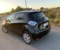 Черный Рено Зое, объемом двигателя 0 л и пробегом 86 тыс. км за 7500 $, фото 2 на Automoto.ua