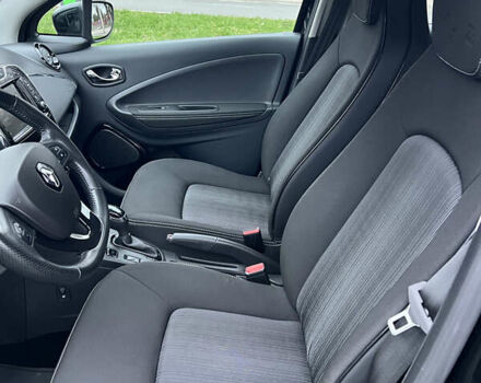 Черный Рено Зое, объемом двигателя 0 л и пробегом 100 тыс. км за 9200 $, фото 17 на Automoto.ua