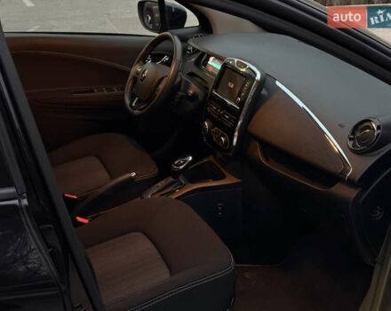 Черный Рено Зое, объемом двигателя 0 л и пробегом 46 тыс. км за 9700 $, фото 12 на Automoto.ua