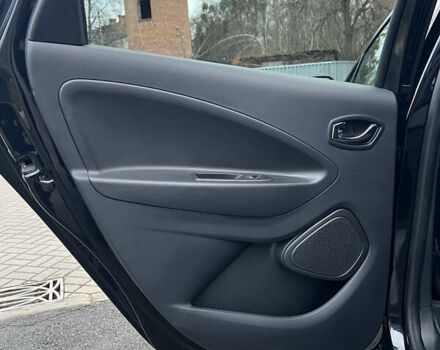 Черный Рено Зое, объемом двигателя 0 л и пробегом 100 тыс. км за 9200 $, фото 14 на Automoto.ua