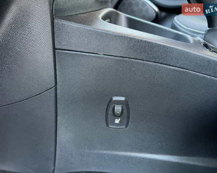 Чорний Рено Зое, об'ємом двигуна 0 л та пробігом 140 тис. км за 9200 $, фото 43 на Automoto.ua