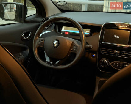 Черный Рено Зое, объемом двигателя 0 л и пробегом 46 тыс. км за 9700 $, фото 10 на Automoto.ua