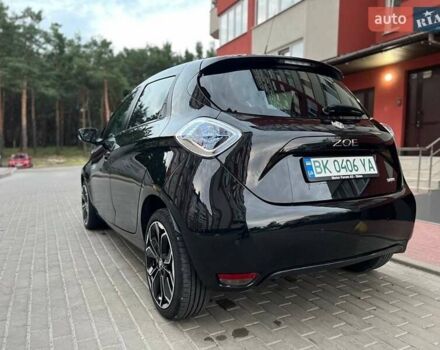 Черный Рено Зое, объемом двигателя 0 л и пробегом 141 тыс. км за 9000 $, фото 6 на Automoto.ua