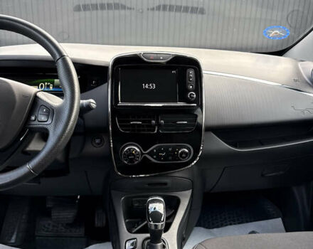 Черный Рено Зое, объемом двигателя 0 л и пробегом 99 тыс. км за 9950 $, фото 23 на Automoto.ua