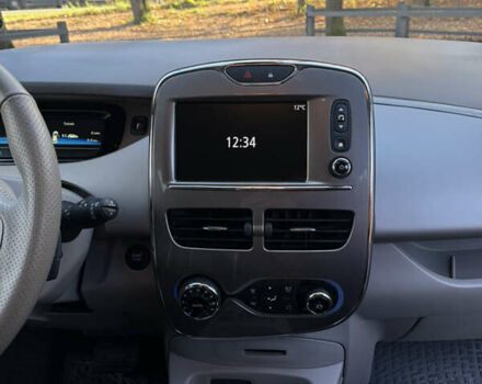 Чорний Рено Зое, об'ємом двигуна 0 л та пробігом 70 тис. км за 9999 $, фото 25 на Automoto.ua