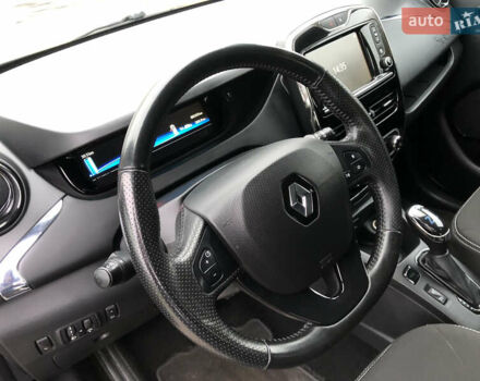 Чорний Рено Зое, об'ємом двигуна 0 л та пробігом 68 тис. км за 9800 $, фото 23 на Automoto.ua