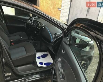 Черный Рено Зое, объемом двигателя 0 л и пробегом 59 тыс. км за 9985 $, фото 8 на Automoto.ua