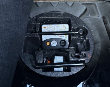 Черный Рено Зое, объемом двигателя 0 л и пробегом 21 тыс. км за 10318 $, фото 19 на Automoto.ua