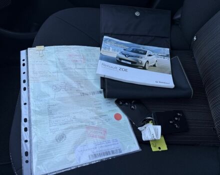 Черный Рено Зое, объемом двигателя 0 л и пробегом 21 тыс. км за 10318 $, фото 18 на Automoto.ua