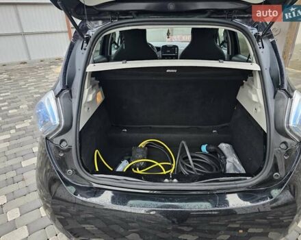 Чорний Рено Зое, об'ємом двигуна 0 л та пробігом 100 тис. км за 8999 $, фото 34 на Automoto.ua