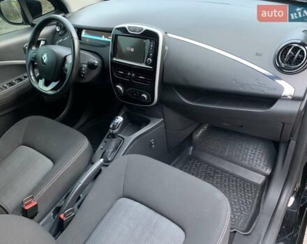 Чорний Рено Зое, об'ємом двигуна 0 л та пробігом 138 тис. км за 8999 $, фото 29 на Automoto.ua