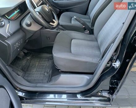 Чорний Рено Зое, об'ємом двигуна 0 л та пробігом 138 тис. км за 8999 $, фото 18 на Automoto.ua