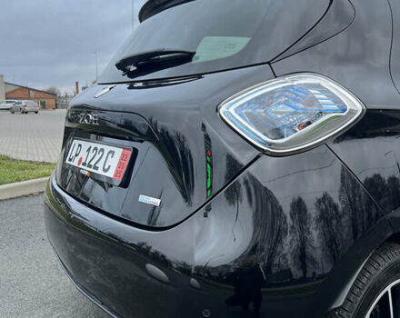 Черный Рено Зое, объемом двигателя 0 л и пробегом 100 тыс. км за 9200 $, фото 10 на Automoto.ua