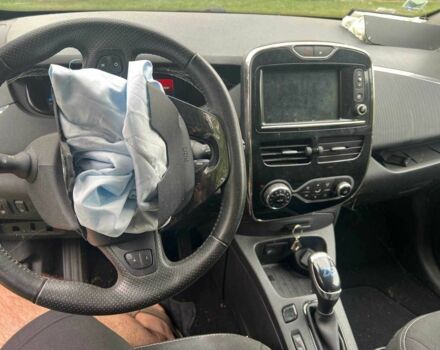 Черный Рено Зое, объемом двигателя 0 л и пробегом 45 тыс. км за 4000 $, фото 2 на Automoto.ua