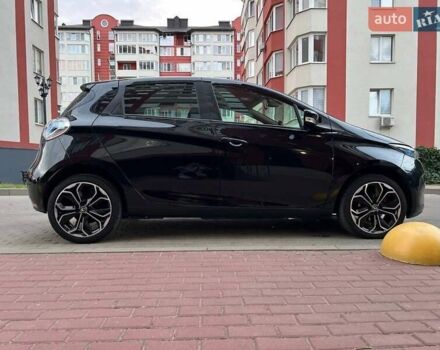 Черный Рено Зое, объемом двигателя 0 л и пробегом 141 тыс. км за 9000 $, фото 4 на Automoto.ua