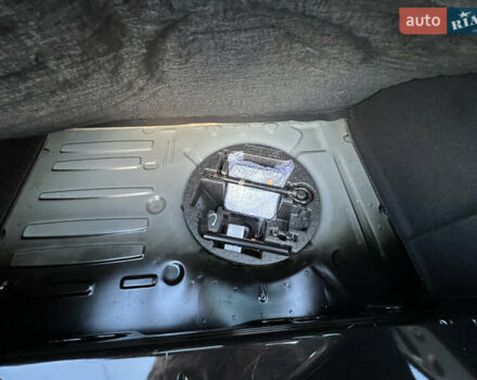 Чорний Рено Зое, об'ємом двигуна 0 л та пробігом 140 тис. км за 9200 $, фото 80 на Automoto.ua