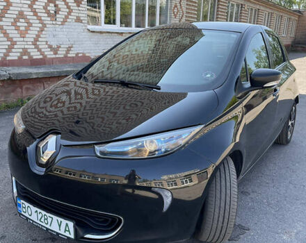 Черный Рено Зое, объемом двигателя 0 л и пробегом 126 тыс. км за 9000 $, фото 4 на Automoto.ua