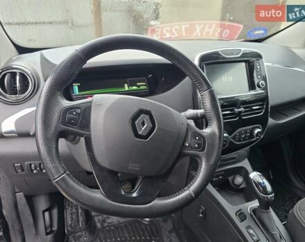 Чорний Рено Зое, об'ємом двигуна 0 л та пробігом 100 тис. км за 8999 $, фото 27 на Automoto.ua