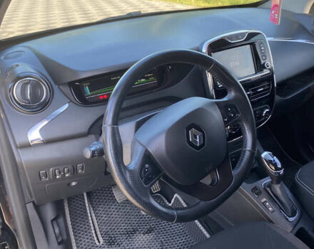 Черный Рено Зое, объемом двигателя 0 л и пробегом 178 тыс. км за 8400 $, фото 7 на Automoto.ua